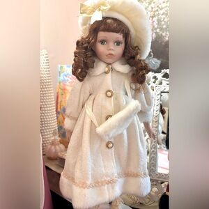 PS DESIGN Emily Elizabeth 2001 Limited Edition Porcelain Doll